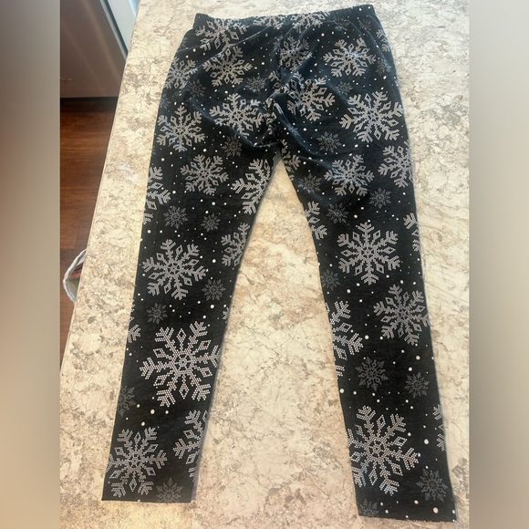 No boundaries leggings Holiday Large Snowflakes - Picture 8 of 8